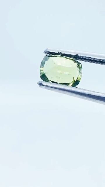 Natural Green Sapphire | Cushion Cut | 0.81 Carat | unheated | SI смотреть онлайн