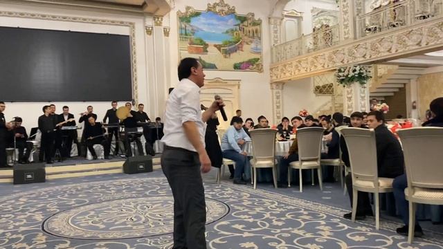 Toʻyxona Yondi. Otabek Muhammadzohid Muhammadkarim Ustozni “Alamjon” Taronasida Berilib Ketdi. 2023