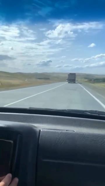 Атмосфера дальних поездок #топ #рек #дорога #путешествия #намашине #3000км #вайб #оренбург #казань смотреть онлайн