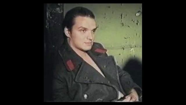 Жизнь висит на нитке, а думает о прибытке. смотреть онлайн