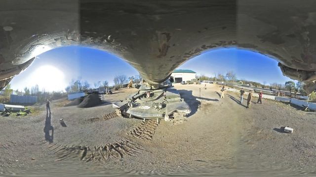 360 VR Video - Crush A Car With A 60 Ton Tank
