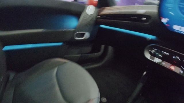 New Electric MINI Cooper with Full JCW Interior Trim Overview смотреть онлайн