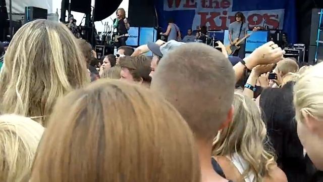 Warped Tour 2010 We The Kings- Heaven Can Wait.MOV смотреть онлайн