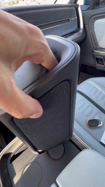 Rivian Bluetooth Speaker & Lantern: Adventure-Ready Gear for Your Next Journey! смотреть онлайн