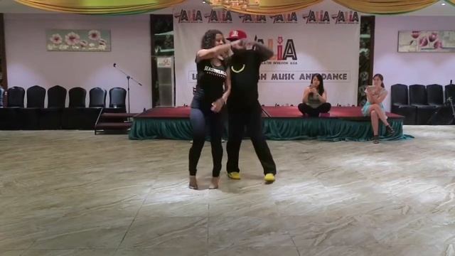 Mutati & Danay: Bachata workshop in Malaysia смотреть онлайн