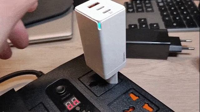 Зарядная станция  ASOMETECH с таймером отключения, на 6 розеток и 6 USB | #Обзор