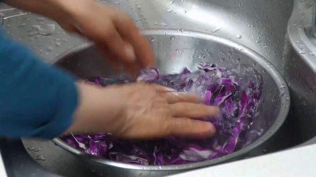 적양배추 보이면 무조건 많이 사 와서 이렇게 만드세요! 가족들이 더 이상 단무지를 찾지 않아요.💯 평생 써먹는 적양배추초절임 맛있게 만드는 법 / 반찬 / 양배추피클 смотреть онлайн