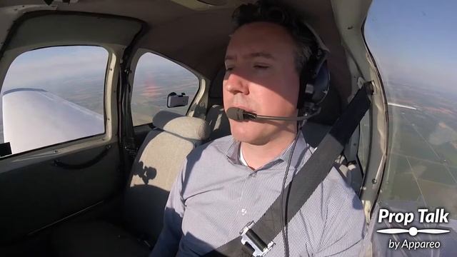 What is TIS-B Traffic? (Flying with a Stratus ADS-B receiver) смотреть онлайн