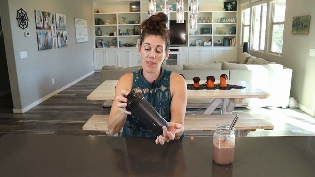BlenderBottle Classic Shaker Review смотреть онлайн