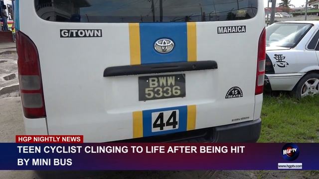 TEEN CYCLIST CLINGING TO LIFE AFTER BEING HIT BY MINI BUS смотреть онлайн