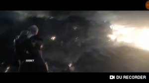 Тони Старк щелкает пальцами. Смерть Таноса. Мстители: Финал.