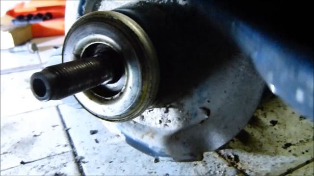 REMPLACEMENT AMORTISSEURS AVANT TWINGO 1 PHASE 1 1997 смотреть онлайн