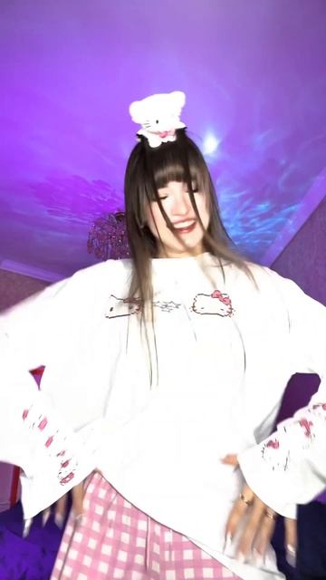 Что это на голове? #рекомендации #dance #тренды #tiktok #танцы #популярное смотреть онлайн