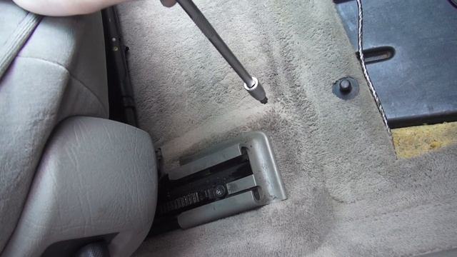 Audi A8 d2: Velours Polster Reinigung (2) смотреть онлайн