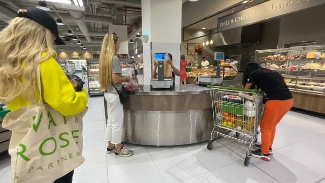 Пончики С Золотом/ Перекус На Острове/ Бельгийский Бургер 🍔 В Кафе С Другом