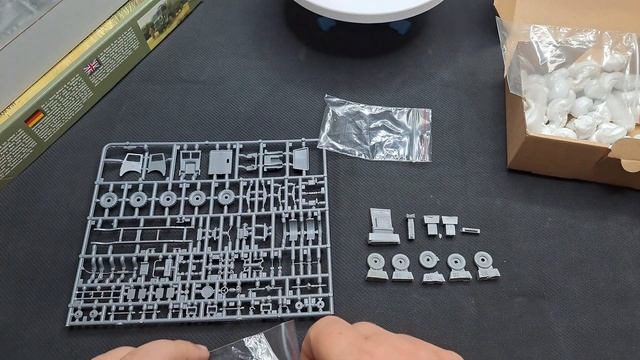 Unboxing #104 - Correct kit for all Bedfords from IBG Model - Tank Models 72007 смотреть онлайн
