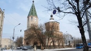 Церковь Троицы Живоначальной, что за Волгой. Храмы Твери. Построен в первой половине XVIII века.