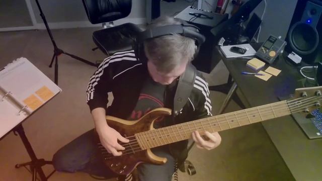 Nighttime Bass Grooves смотреть онлайн