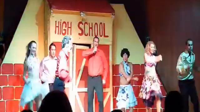 Paloma Perissia Hotel - Grease Show - Hound Dog смотреть онлайн