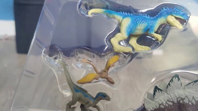 Jurassic world Dominion minis chaotic cargo pack allosaurus смотреть онлайн
