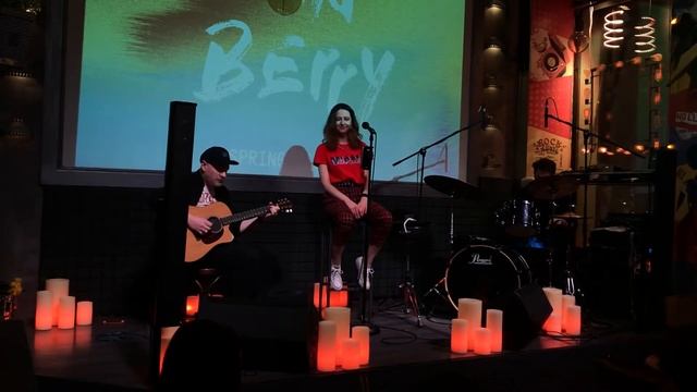 I Want To Break Free (Queen Cover) – группа FUNBERRY – 02.03.21 – Unlock Cafe (Moscow 🇷🇺 Russia). смотреть онлайн