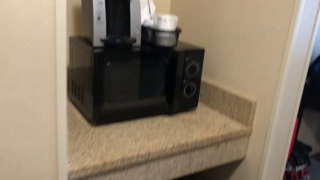 Mini Hotel Tour and a ride on an Otis Elevator @ Holiday Inn Aurora IL смотреть онлайн