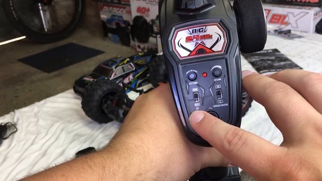 XinLeHong Toys 9125 1:10 Brushed 4WD Off-road RC Car смотреть онлайн