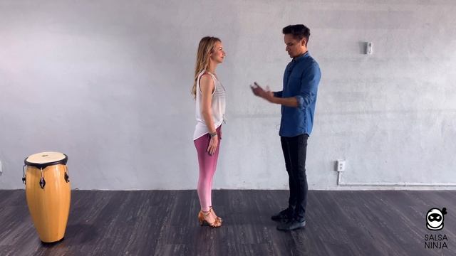 Salsa Dancing for Beginners (Women) - Basic Salsa Steps for Followers смотреть онлайн