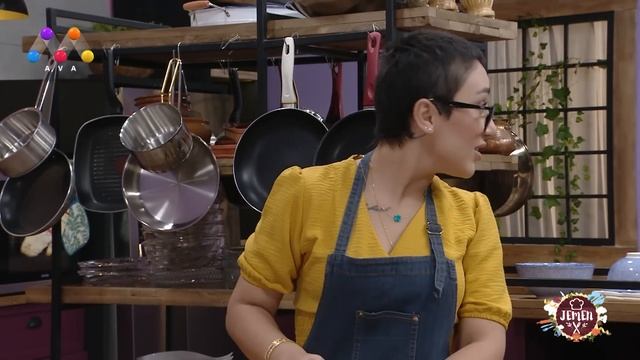 Jemen Legel Jînê Etiruşî |ژهمهن لهگهڵ ژینێ ئهتروشی смотреть онлайн