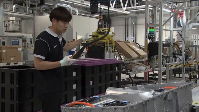 إنتاج بطاريات الجهد العالي | بي أم دبليو смотреть онлайн