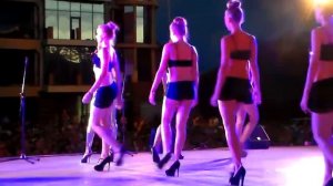 «Амазонки» из Херсона, дефиле на празднике. Fashion show of models at the holiday. Походка, стиль