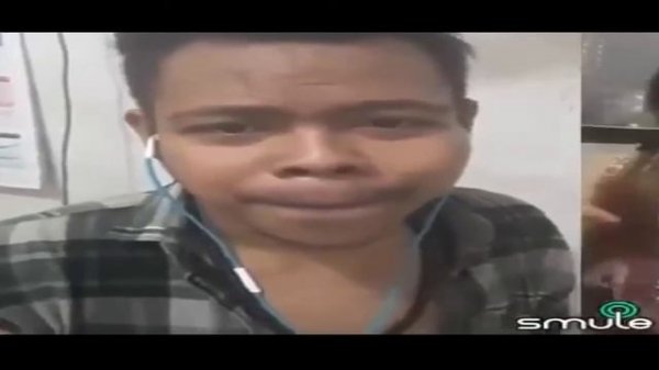 Smule Kocak Gak pake BH Karena Tali BH Nya  Putus WKwkwk...