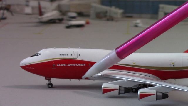 SUPER RARE Phoenix Models Global SuperTanker 747!! смотреть онлайн