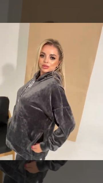 Женский костюм велюровый худи с капюшоном и брюки с высокой посадкой 6 цветов 48-56 смотреть онлайн