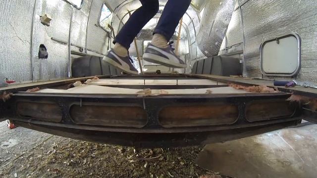 Airstream Water Tank Removal Fail смотреть онлайн
