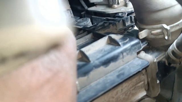 Radiator Fan Removal // Skoda Rapid // VW Vento / Polo смотреть онлайн