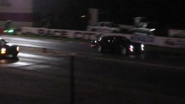 Jaguar XJR VS Mustang смотреть онлайн