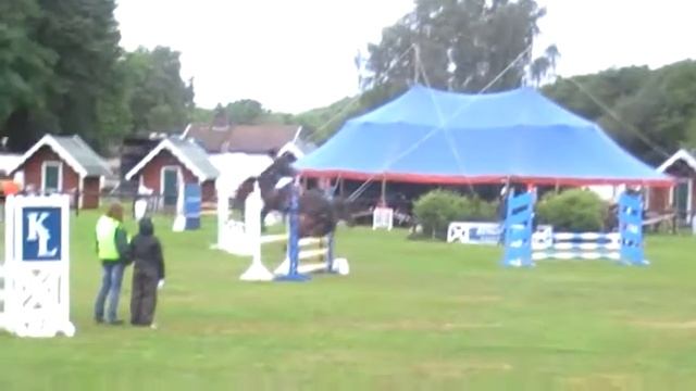 Olivia med Bri på varbergshoppet 2010 смотреть онлайн