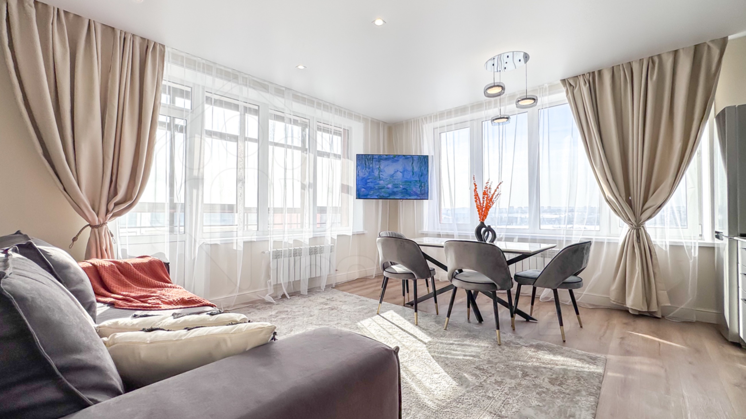 Рум-тур по 3-комнатной квартире на ул. Дальневосточная, 164/5 (ЖК "Каскад" - аренда) смотреть онлайн