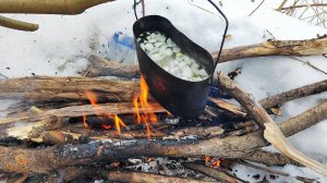 Зимняя рыбалка. Хороший отдых на природе, наловили ершей, сварили суп с тушенкой.