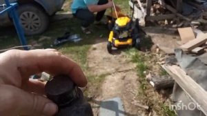 Газонокосилка Дензел, достал, собрал, залил масло и бензин, завел и пошёл косить.