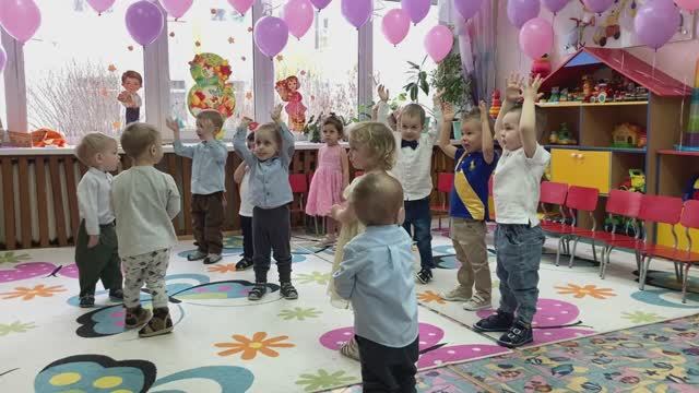 Утренник ко Дню 8 марта в группе раннего возраста. Группа №1 "Лапушки" смотреть онлайн
