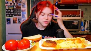 Мукбанг | Пюрешка с котлетами и подливкой | Обжор Асмр