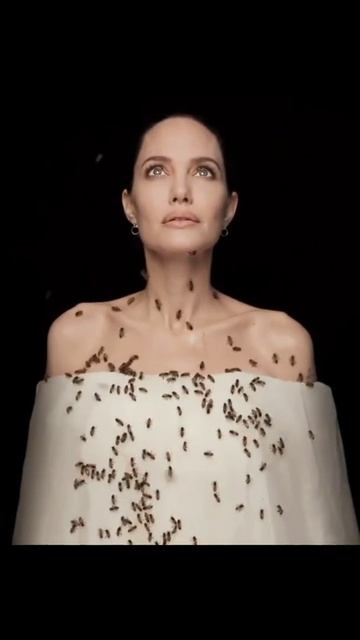 Angelina Jolie's latest photoshoot with bees😬 смотреть онлайн