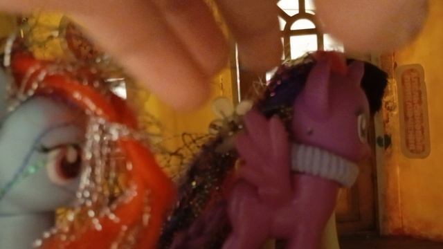 Пони школа. ПОНИ ИГРАЮТ В ИГРУ В КАЛЬМАРА? 3 часть смотреть онлайн