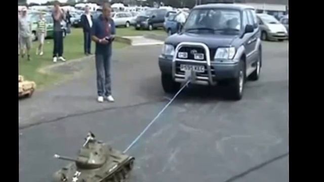 Model Tank Pulls Jeep смотреть онлайн