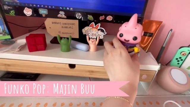 Cute Aesthetic-ish Desk Tour смотреть онлайн
