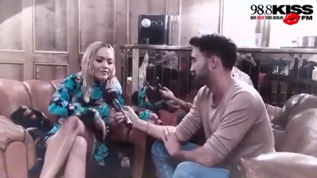 RITA ORA about CRAZY FANS & J.LO. & PHARRELL WILLIAMS! смотреть онлайн