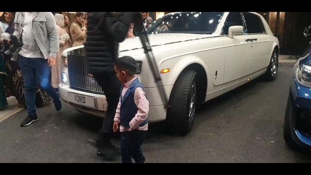 WoW Look At Zohan Prince BMW RANGE ROVER SRV BENTLEY PARTY TIME @ ZOHAN PRICE смотреть онлайн