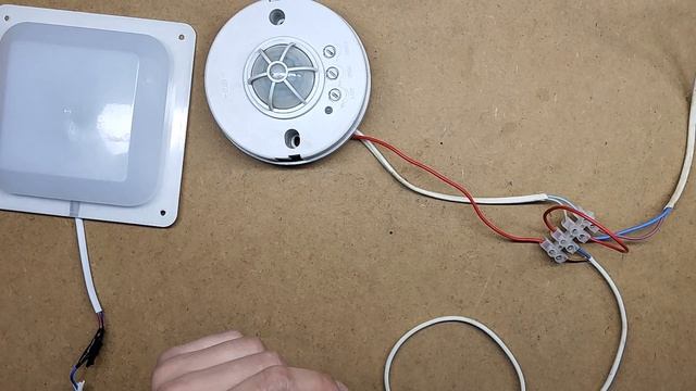 Рассказываю, как подключить потолочный датчик движения смотреть онлайн